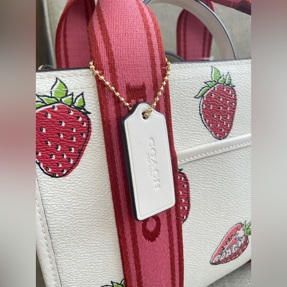 NWT！COACH SMITH TOTE BAG 24 WITH STRAWBERRY PRINT（COACH CAR80）fast shipping - Picture 5 of 6